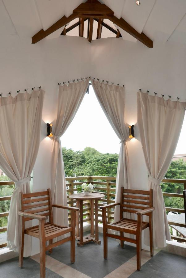 Acuatico Beach Resort & Hotel Inc. Сан Хуан Екстериор снимка