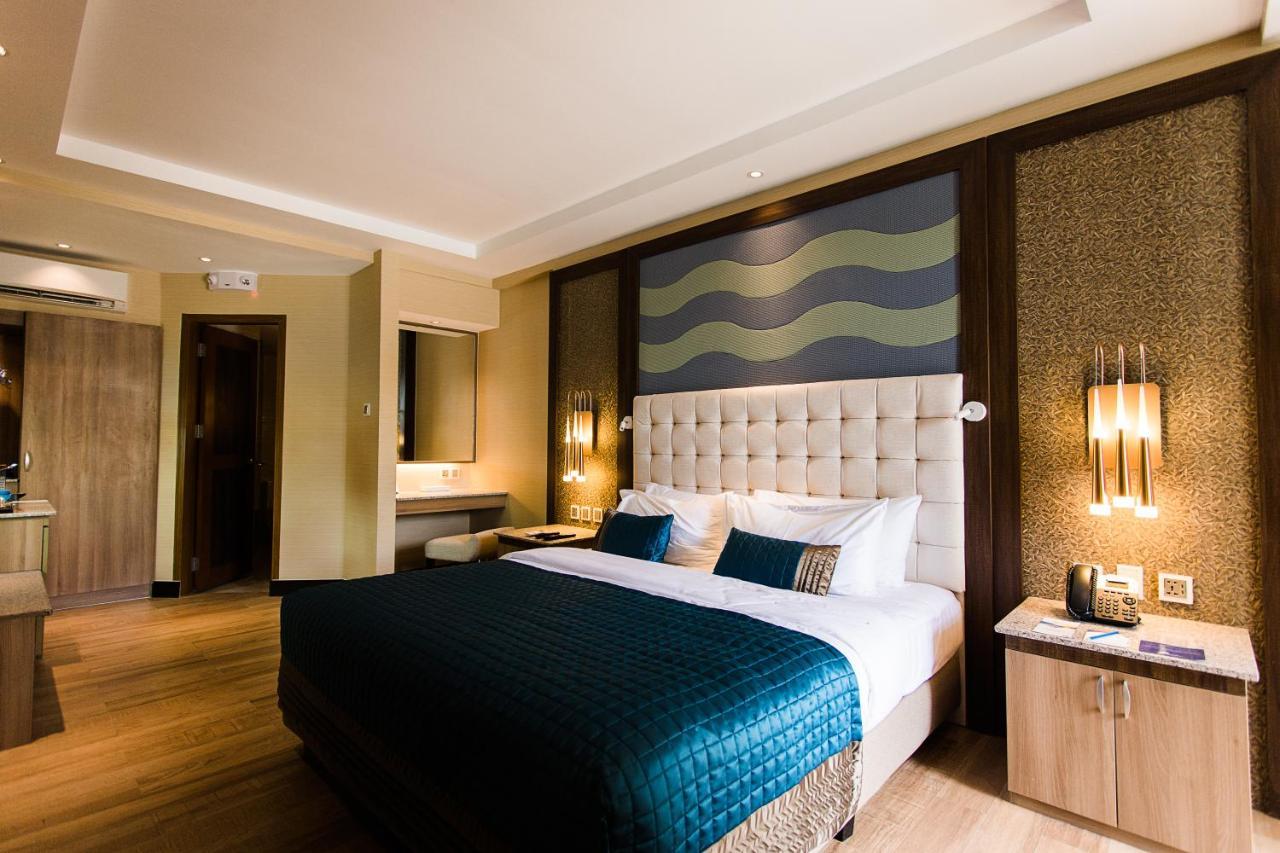 Acuatico Beach Resort & Hotel Inc. Сан Хуан Екстериор снимка