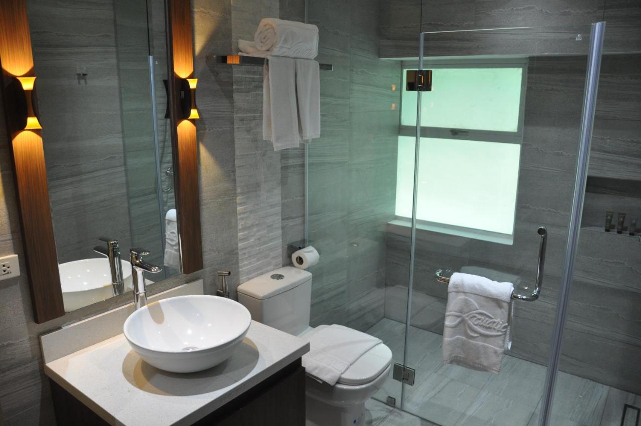 Acuatico Beach Resort & Hotel Inc. Сан Хуан Екстериор снимка